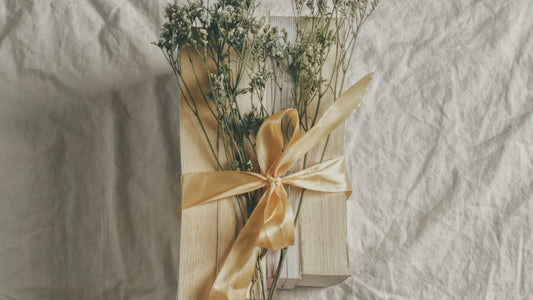 Home Perfume Gifting Guide: Thoughtful Ideas for Sharing Fragrance with Loved Ones