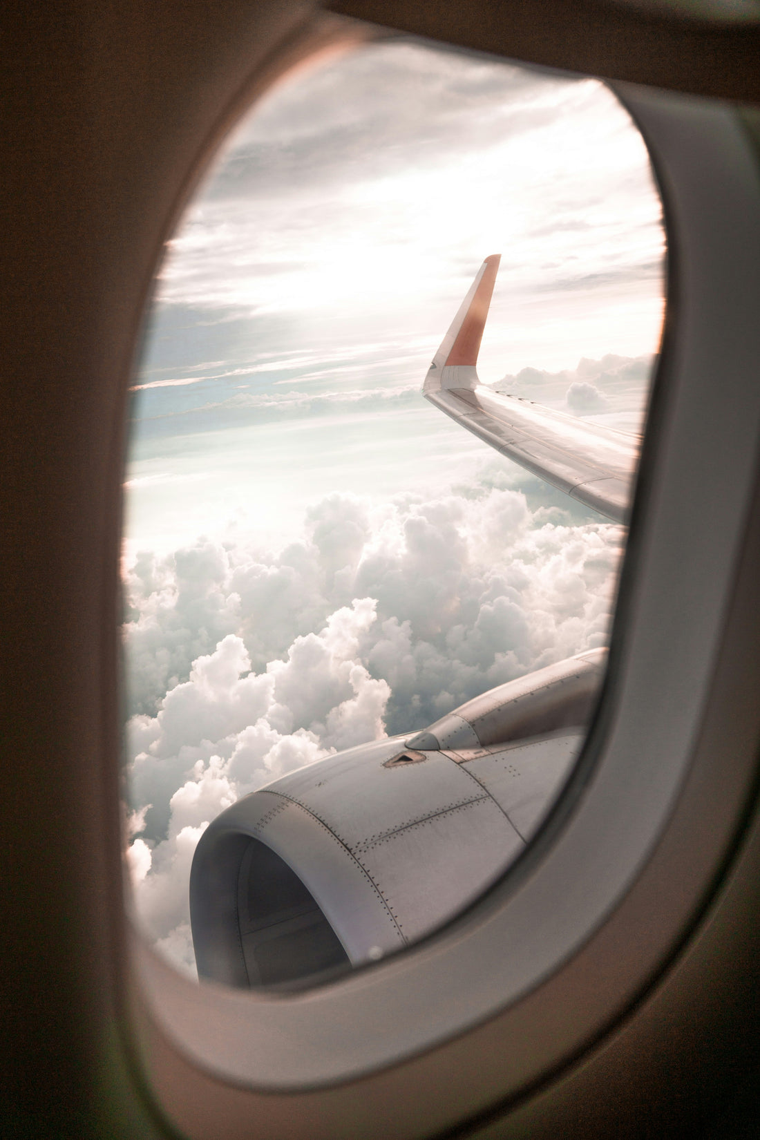How to Share Your Home Perfumes with Your Travel Companions and Hosts