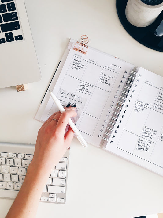 Productive Vibes: Aromatherapy Blends to Boost Focus and Creativity